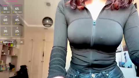 Snapshot of nievesshippey chatting on 05/04/26, 08:32 Hanna online show from 05/04/26, 08:32