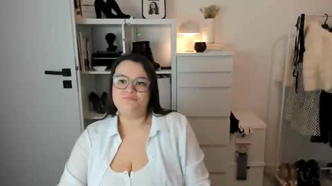 Holly online show from 02/28/26, 08:21