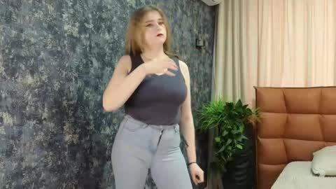 Azalea online show from 12/05/25, 06:55