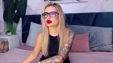 Iris online show from 09/22/25, 07:32