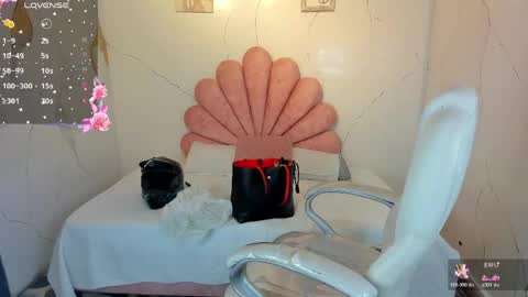 Anni online show from 04/19/26, 10:34