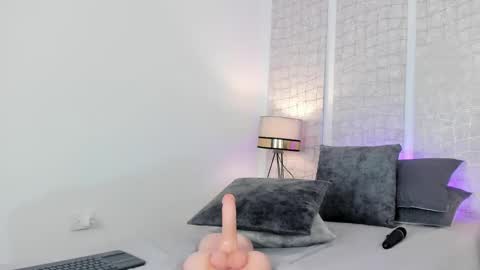 Niicole online show from 03/11/25, 10:53