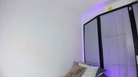 Niicole online show from 12/20/25, 06:04