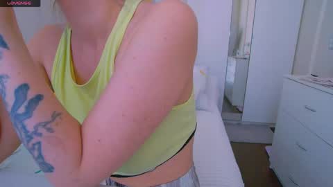 Nika Bloom online show from 04/18/26, 09:24