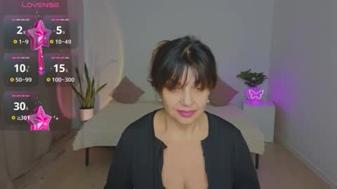 Nika light online show from 12/14/25, 02:33