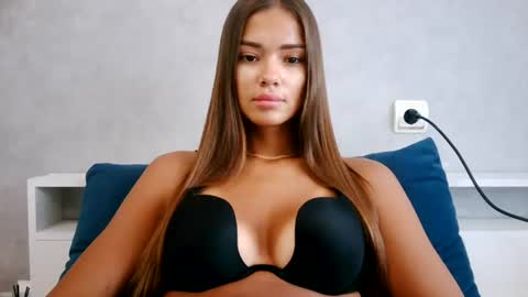 Snapshot of nika_verona1 chatting on 07/22/26, 07:00 Nika online show from 07/22/26, 07:00