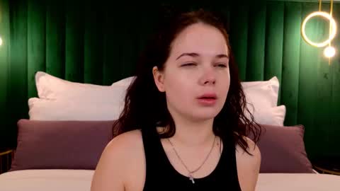 Nika online show from 09/28/25, 02:50