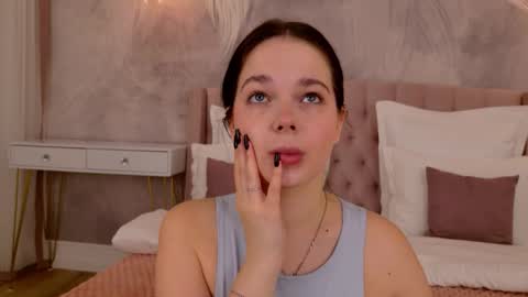 Nika online show from 10/01/25, 02:50