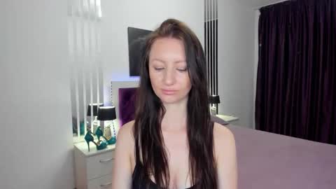 Snapshot of nikalewis chatting on 05/26/26, 04:30 NikaLewis online show from 05/26/26, 04:30
