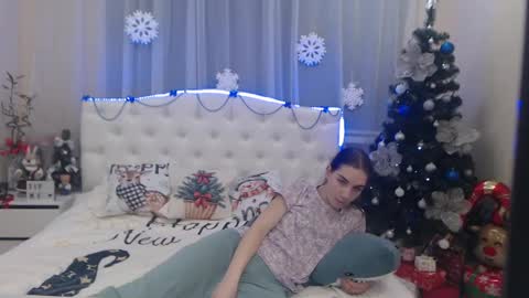 Snapshot of nikastarkk chatting on 12/12/24, 01:43 nikastarkk online show from 12/12/24, 01:43