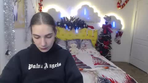 Snapshot of nikastarkk chatting on 12/13/24, 12:09 nikastarkk online show from 12/13/24, 12:09