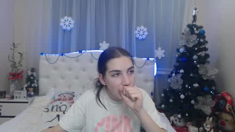 Snapshot of nikastarkk chatting on 12/14/24, 02:56 nikastarkk online show from 12/14/24, 02:56