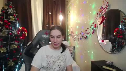 Snapshot of nikastarkk chatting on 12/17/24, 03:28 nikastarkk online show from 12/17/24, 03:28
