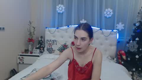 Snapshot of nikastarkk chatting on 12/22/24, 10:15 nikastarkk online show from 12/22/24, 10:15