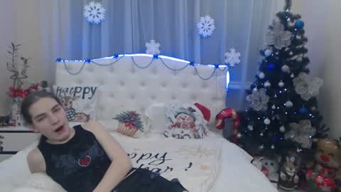 Snapshot of nikastarkk chatting on 12/30/24, 11:17 nikastarkk online show from 12/30/24, 11:17