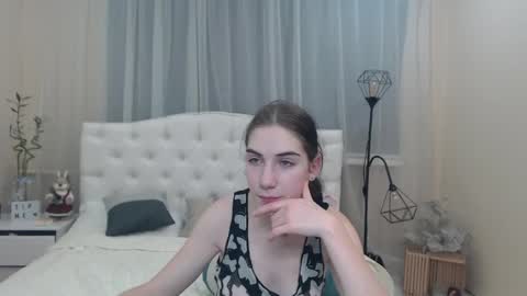 Snapshot of nikastarkk chatting on 01/26/25, 10:24 nikastarkk online show from 01/26/25, 10:24