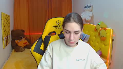 Snapshot of nikastarkk chatting on 02/06/25, 10:43 nikastarkk online show from 02/06/25, 10:43