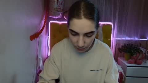 Snapshot of nikastarkk chatting on 03/07/25, 11:27 nikastarkk online show from 03/07/25, 11:27
