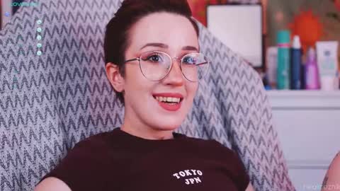 Snapshot of nikaxreznik chatting on 03/12/25, 02:12 Nika online show from 03/12/25, 02:12