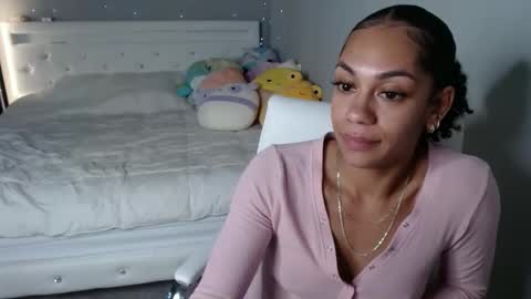 Snapshot of nikayasworld chatting on 09/21/25, 01:29 nikayasworld online show from 09/21/25, 01:29