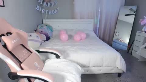 nikayasworld online show from 05/19/26, 03:24