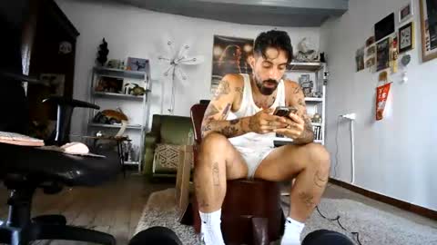 Snapshot of nikevictor chatting on 06/17/26, 01:23 nikevictor online show from 06/17/26, 01:23