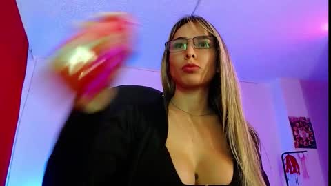  Natalia online show from 10/18/25, 07:03