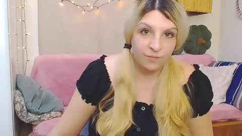 Snapshot of niki_leex chatting on 03/08/26, 11:58 niki_leex online show from 03/08/26, 11:58