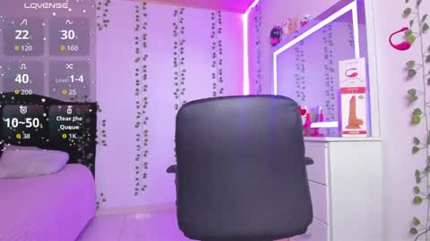 Snapshot of nikibryce_ chatting on 05/07/26, 01:11 Niki online show from 05/07/26, 01:11