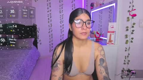 Snapshot of nikibryce_ chatting on 05/19/26, 01:11 Niki online show from 05/19/26, 01:11