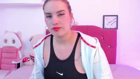 Snapshot of nikii_28 chatting on 01/11/25, 10:40 Nikii  online show from 01/11/25, 10:40