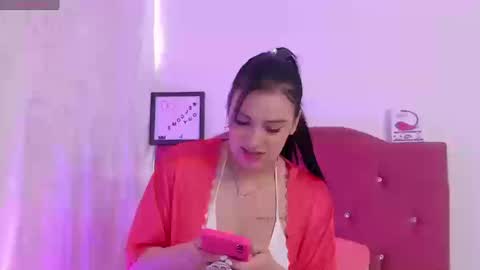 Snapshot of nikii_28 chatting on 09/18/25, 02:52 Nikii  online show from 09/18/25, 02:52