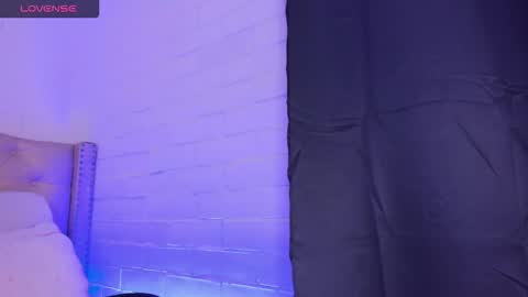 Niikii online show from 11/06/25, 02:56