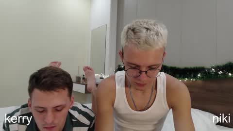 Snapshot of nikikerry_cum_ chatting on 12/16/25, 02:44 nikikerry_cum_ online show from 12/16/25, 02:44