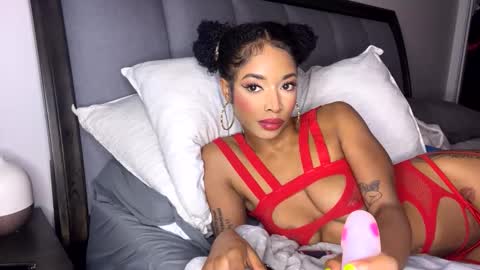 nikitalove104 online show from 10/05/25, 08:29