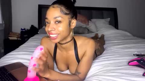 nikitalove104 online show from 10/29/25, 11:39