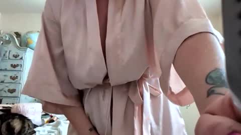 nikki32313 online show from 04/21/26, 05:28