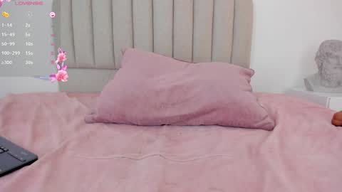 Snapshot of nikki_angel_ chatting on 02/09/25, 01:22 NIkki Angel online show from 02/09/25, 01:22