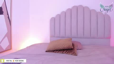 Snapshot of nikki_angel_ chatting on 09/29/25, 07:30 NIkki Angel online show from 09/29/25, 07:30