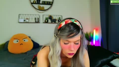 Kitty Chatte online show from 12/15/24, 08:36