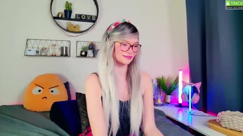 Kitty Chatte online show from 01/11/25, 07:39