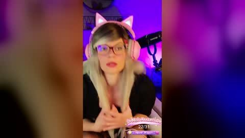 Kitty Chatte online show from 04/23/26, 12:40