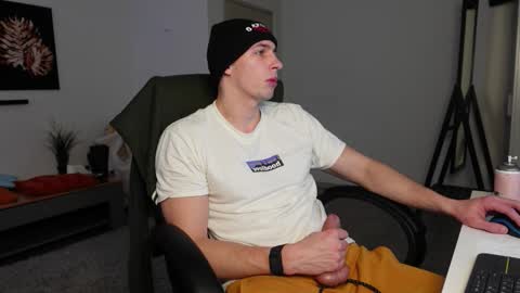 nikki online show from 12/18/25, 10:54