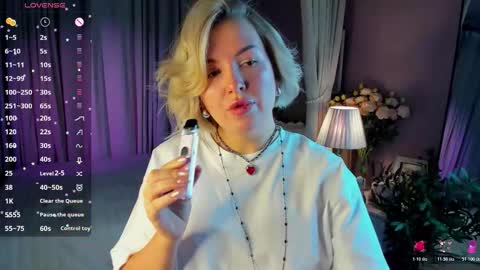 Snapshot of nikki_kai chatting on 12/15/25, 12:59 Nikki online show from 12/15/25, 12:59