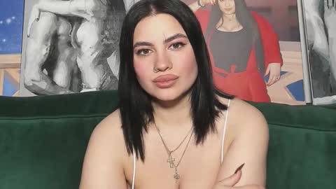 Nikki Kardashian online show from 09/26/25, 09:52