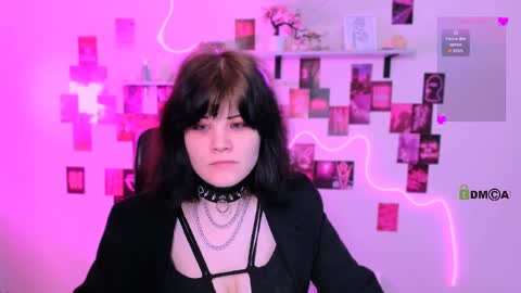 Snapshot of nikki_kiss_ chatting on 04/23/26, 08:46 nikki_kiss_ online show from 04/23/26, 08:46