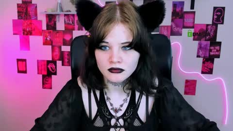 Snapshot of nikki_kiss_ chatting on 05/21/26, 08:54 nikki_kiss_ online show from 05/21/26, 08:54