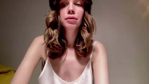 Snapshot of nikki_mi chatting on 12/07/24, 10:12 Nikki online show from 12/07/24, 10:12