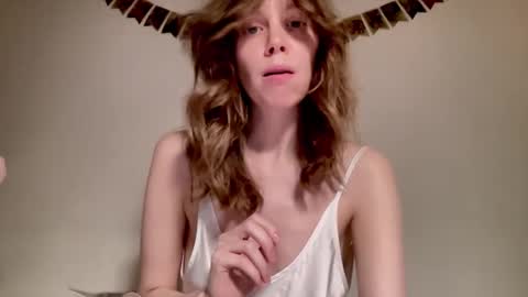 Snapshot of nikki_mi chatting on 12/26/24, 01:21 Nikki online show from 12/26/24, 01:21