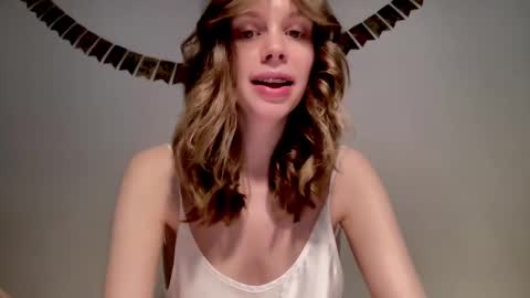 Snapshot of nikki_mi chatting on 12/27/24, 10:12 Nikki online show from 12/27/24, 10:12